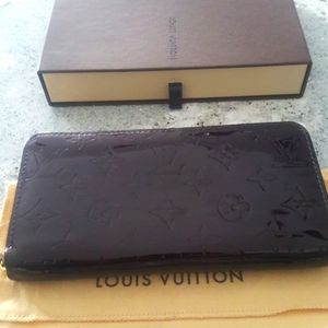 AUTHENTIC LOUIS VUITTON VERNIS ZIPPY